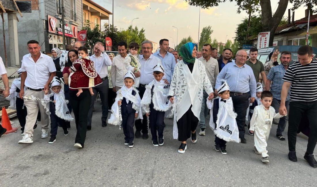 İhsaniye ilçesinde renkli görüntülere sahne olan cemiyet, sabah saatlerinde misafirlerin