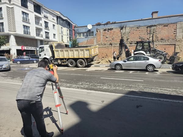 Bu proje ile ilçenin zanaatkârlarına modern ve işlevsel dükkanlar kazandırılması