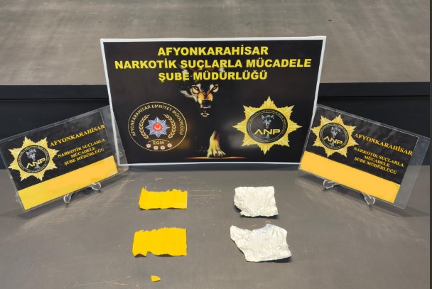 Afyonkarahisar’da Otomobilde Uyuşturucu Ele Geçirildi İl Emniyet Müdürlüğü ekiplerince uygulama