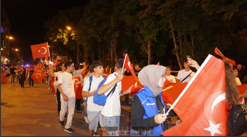 Büyük Taarruz’un 103. Yılında Zafer Bayramı Fener Alayı Coşkusu Büyük Taarruz’un 103. yıl dönümü ve 30 Ağustos Zafer Bayramı