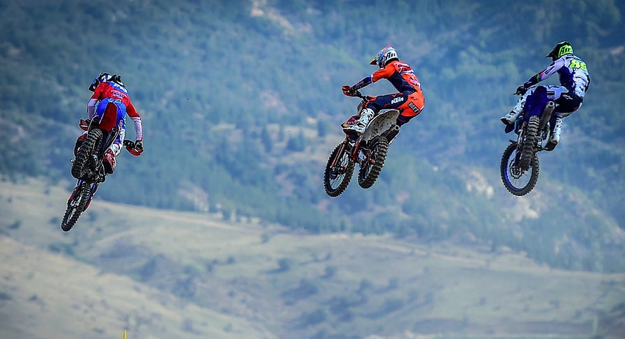DÜNYA MOTOKROS ŞAMPİYONASI AFYONKARAHİSAR’I SPOR TURİZMİNİN ZİRVESİNE TAŞIYOR DÜNYA MOTOKROS ŞAMPİYONASI AFYONKARAHİSAR’I SPOR TURİZMİNİN ZİRVESİNE TAŞIYOR Türkiye’nin en