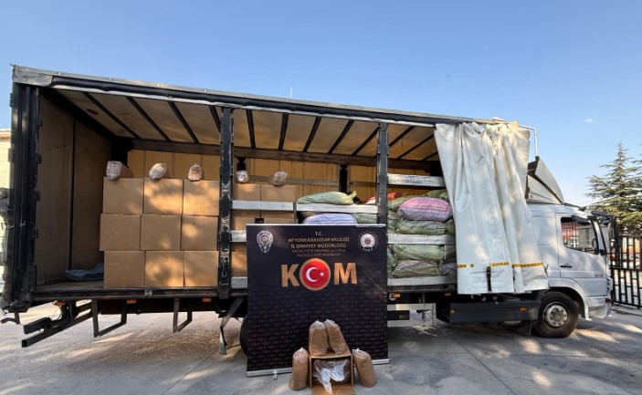 Emirdağ’da Kaçak Tütün Operasyonu: 4 Ton 250 Kilo Ele Geçirildi