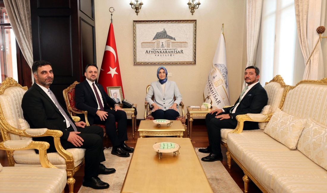 Afyonkarahisar Valisi Kübra Yiğitbaşı, Gençlik ve Spor Bakan Yardımcısı Enes