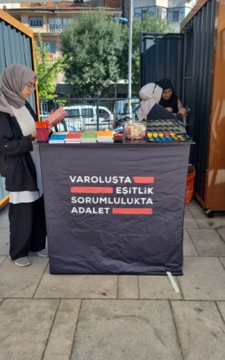 KADEM’DEN KADINLARIN GÜCÜNÜ YANSITAN STAND ÇALIŞMASI KADEM Afyonkarahisar Temsilciliği, kent merkezinde düzenlediği stand çalışmasıyla kadınların toplumsal
