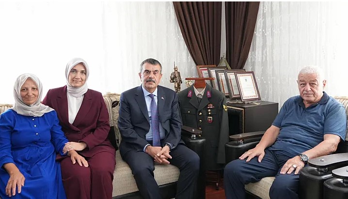Milli Eğitim Bakanı Tekin’den Şehit Ailesine Vefa