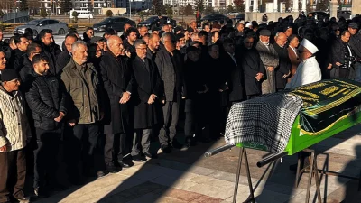Mareşal Fevzi Çakmak Mahallesi sakinlerinden 61 yaşındaki Nazire Varış hayatını