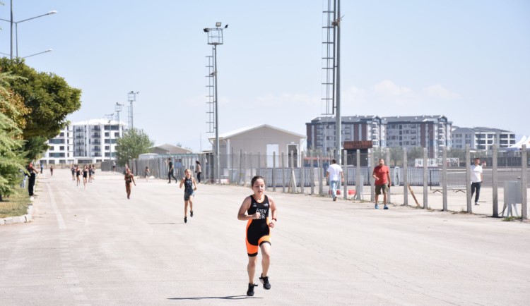 Türkiye Triatlon Federasyonu’nun sporu tabana yaymak, gençleri triatlona teşvik etmek
