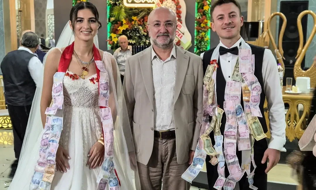 AK Parti Afyonkarahisar İl Başkanı Şahin , Bir Düğün Törenine