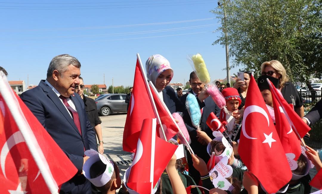 Afyonkarahisar’da İlköğretim Haftası Kutlamaları Gerçekleştirildi Afyonkarahisar‘da İlköğretim Haftası, Ertuğrulgazi İlkokulu