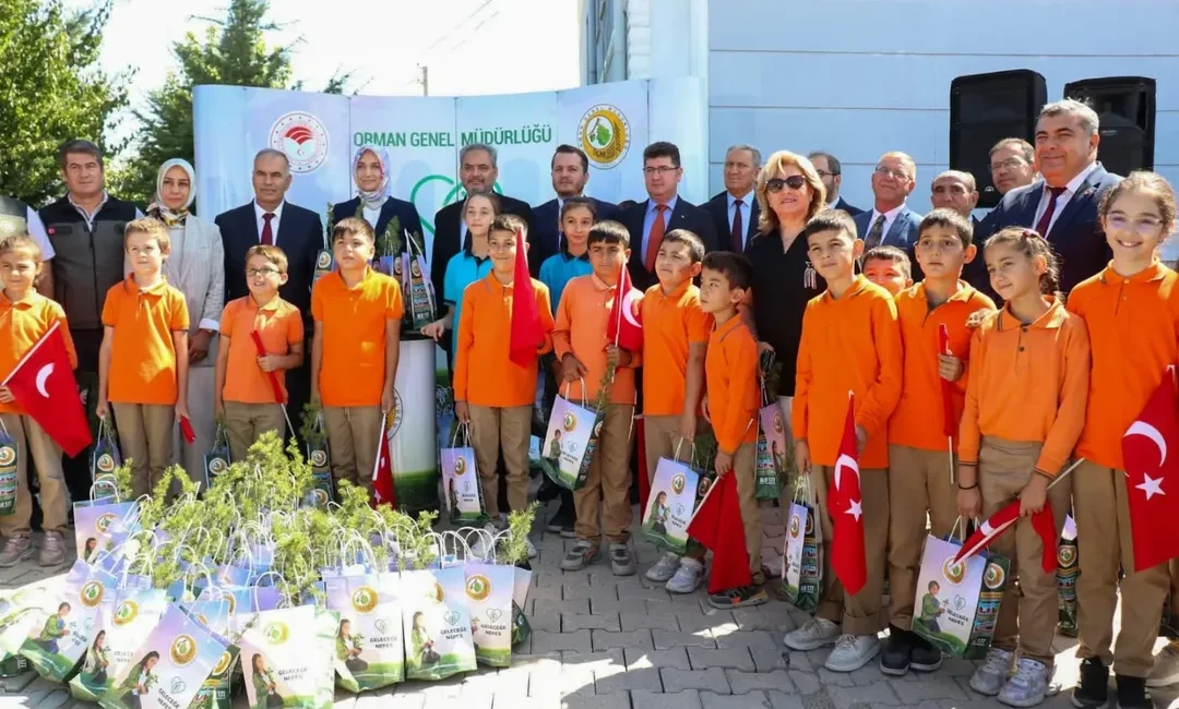 Afyonkarahisar’da Eğitim Öğretim Yılı Açıldı Afyonkarahisar’da 2025 2026 eğitim öğretim