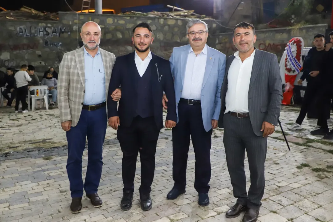 Afyonkarahisar’da Mutlu Bir Düğün AK Parti Afyonkarahisar İl Başkanı Av.