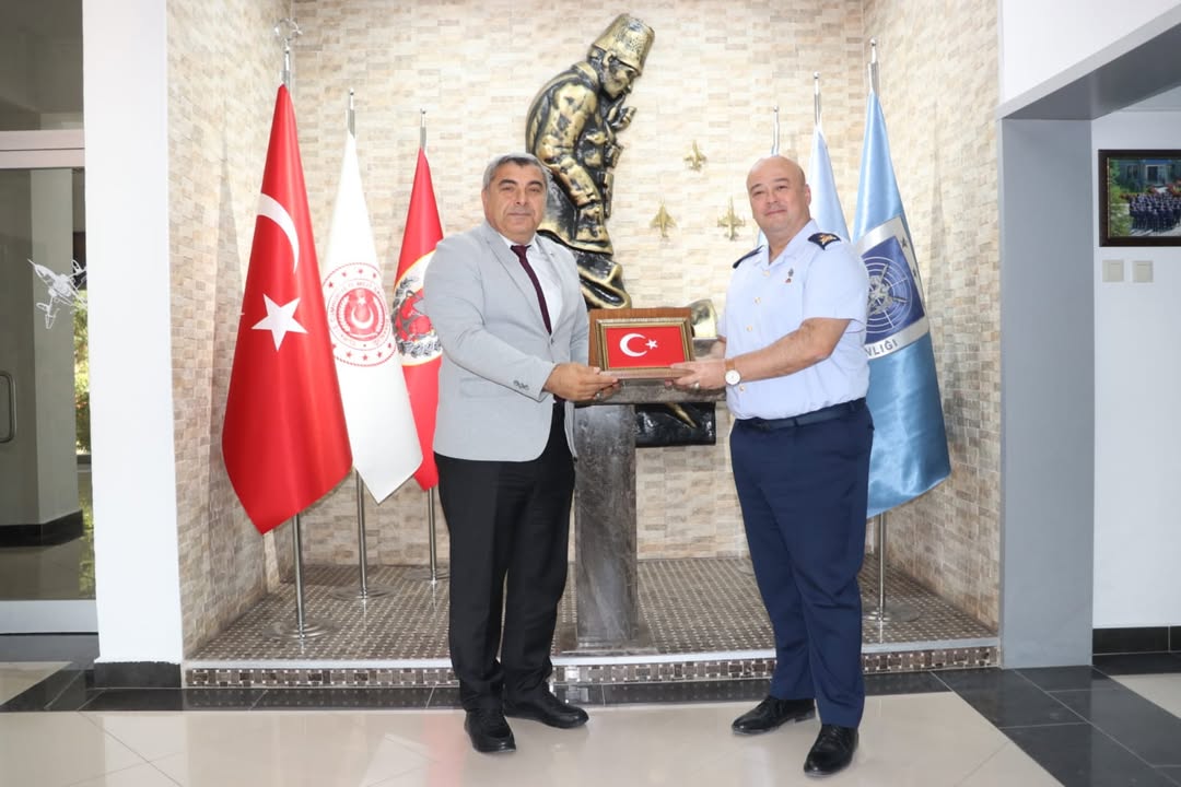 Afyonkarahisar İl Milli Eğitim Müdürü, 17'nci Hava ve Füze Savunma Üs Komutanını Ziyaret Etti