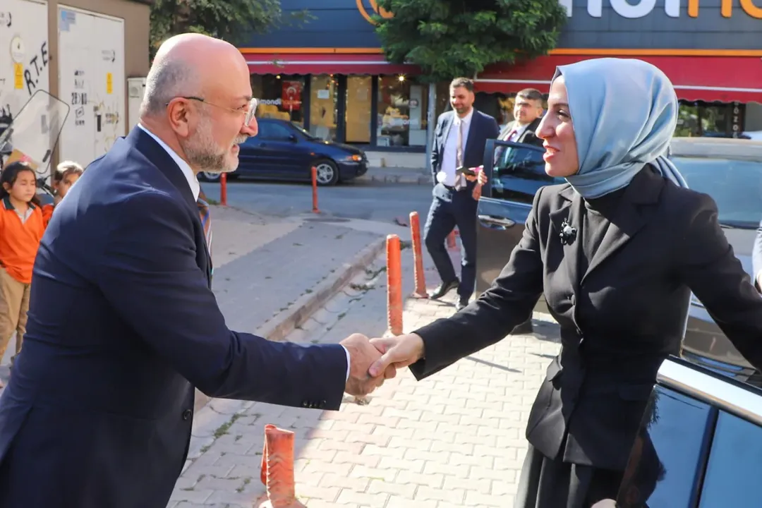 AK Parti Afyonkarahisar İl Başkanlığı Bakan Yardımcısını Ağırladı