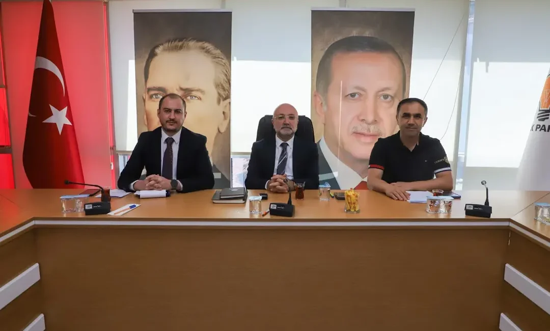 AK Parti Afyonkarahisar’da İlçe Başkanları Bir Araya Geldi AK Parti