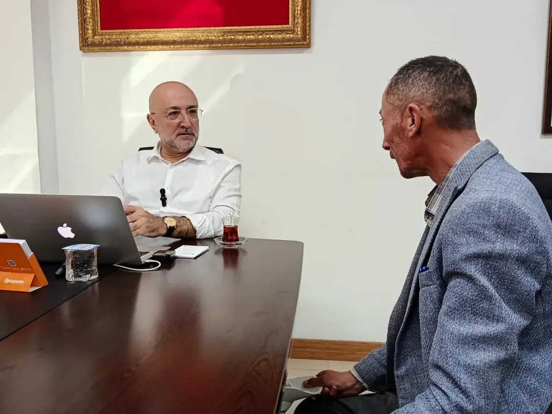 AK Parti Afyonkarahisar İl Başkanı Şahin, Halk Günü'nde Vatandaşlarla Buluştu
