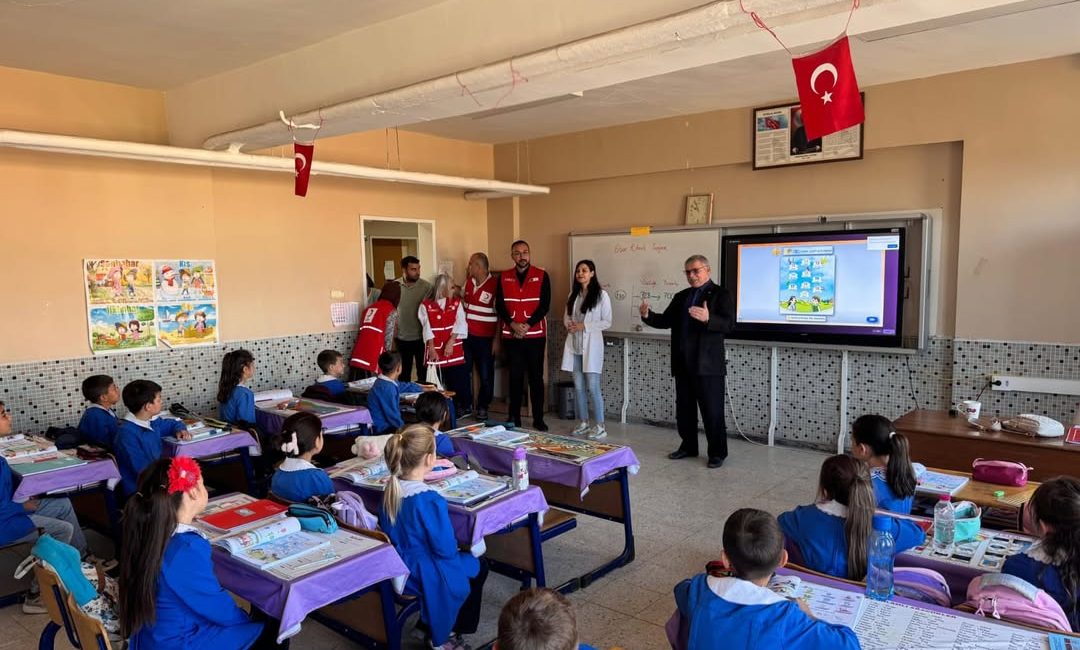 Bozdoğan Halımoru İlkokulu’nda Kızılay Etkinliği Afyonkarahisar’ın Bozdoğan ilçesinde bulunan Halımoru