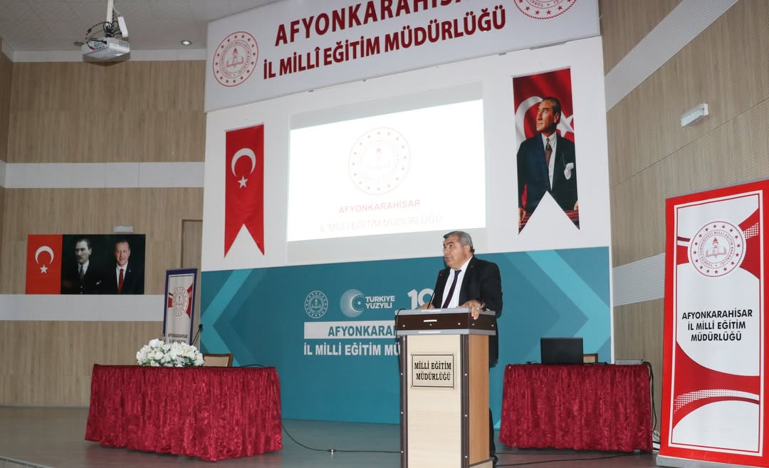 Afyonkarahisar'da Okul Müdürleriyle Değerlendirme Toplantısı: Yeni Eğitim Dönemi Hedefleri Masaya Yatırıldı