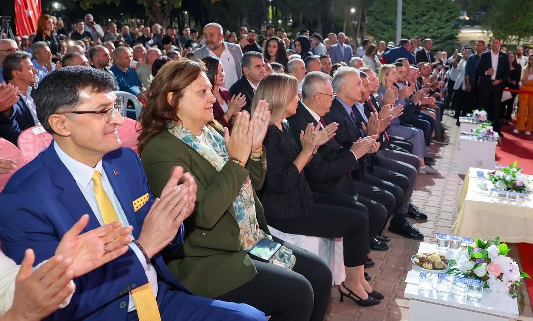 Ferdi Zeyrek Amfi Salonu Açılış Töreni Uşak’ta Gerçekleşti Uşak Belediyesi,