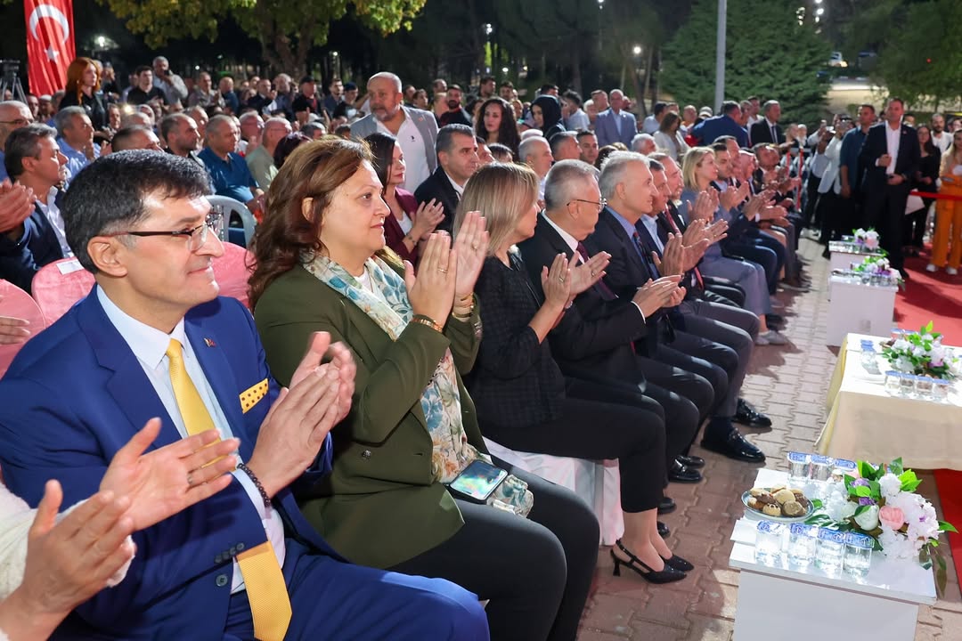 Uşak'ta Ferdi Zeyrek Amfi Salonu Açılış Töreni Gerçekleşti