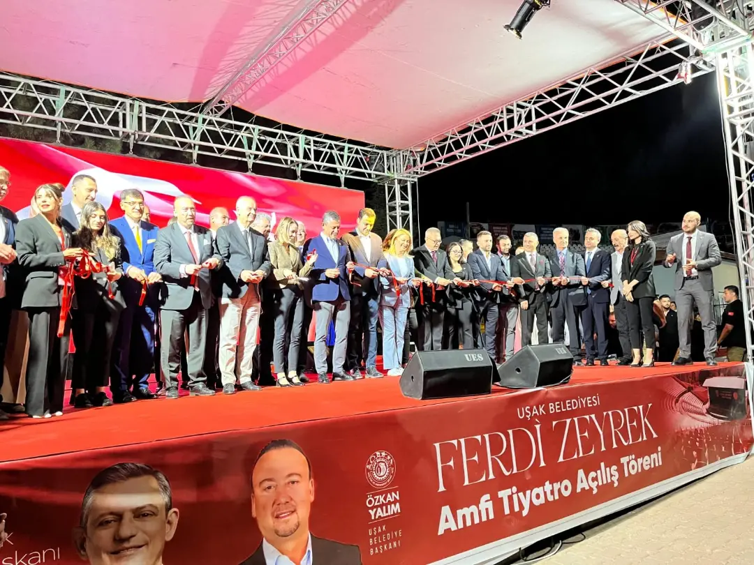 CHP Afyonkarahisar İl Başkanlığı, Uşak Belediyesi'nin Ferdi Zeyrek Amfi Salonu Açılışına Katıldı