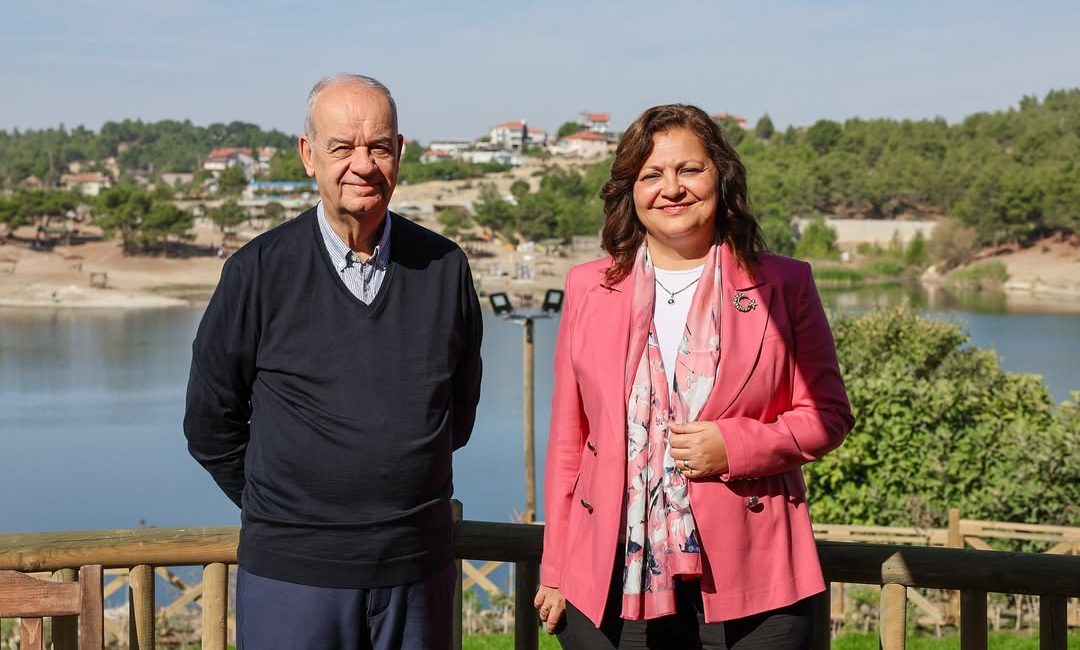 TSK Temsilcisinden Önemli Görüşme Türk Silahlı Kuvvetleri (TSK) temsilcisi Burcu