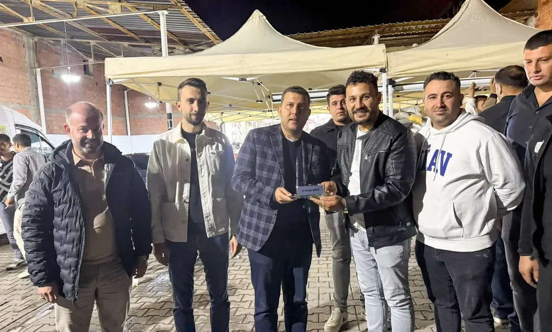 Afyonkarahisar’da Modifiye Tutkunları ile Siyaset Buluşması Afyonkarahisar’da, Modifiyeli Araçlar Derneği