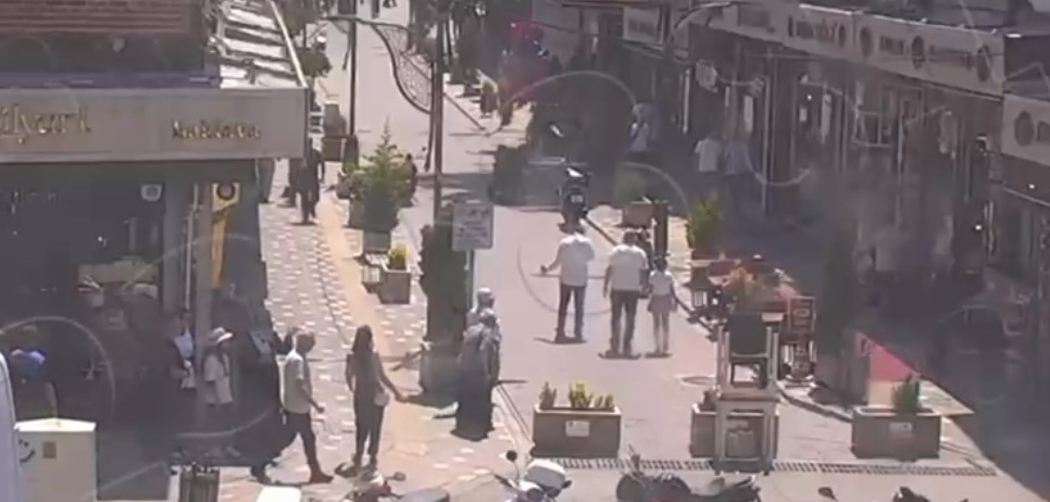 Afyon’da Polis Dolandırıcılık Girişimlerini Engelledi Afyonkarahisar’da emniyet güçleri, farklı yöntemlerle