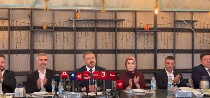 Anahtar Parti Afyonkarahisar İl Başkanı Üzeyir Aladağ, kentte görev yapan