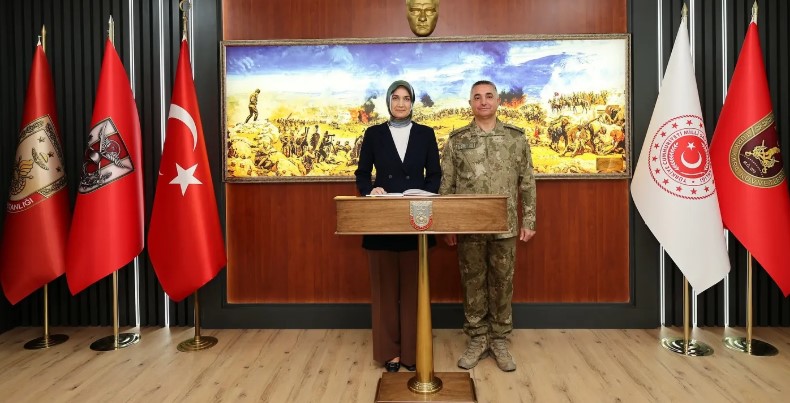 Vali Yiğitbaşı Tuğgeneral Tecimer’i Ziyaret EttiAfyonkarahisar Valisi Doç. Dr. Kübra