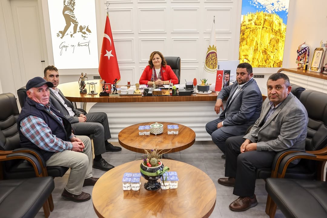 Karaadilli’de Siyasi İstişare Toplantısı Karaadilli Belediye Başkanı Hüseyin Şahin, Cumhuriyet