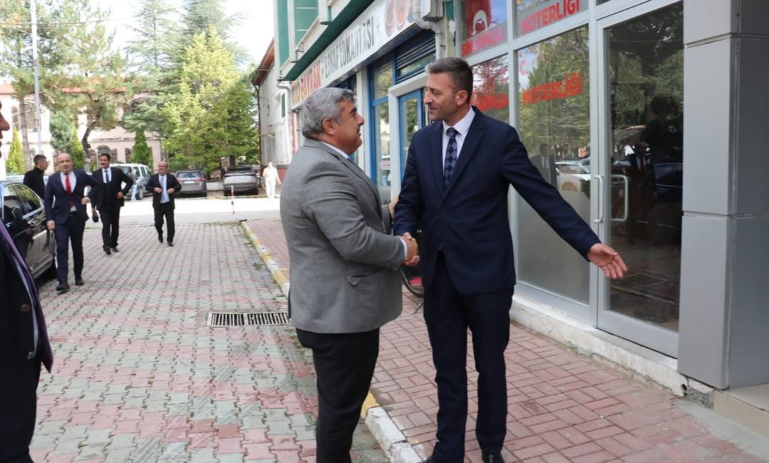 Sinanpaşa’da Eğitim İstişaresi Afyonkarahisar İl Milli Eğitim Müdürü Miraç Sünnetci,