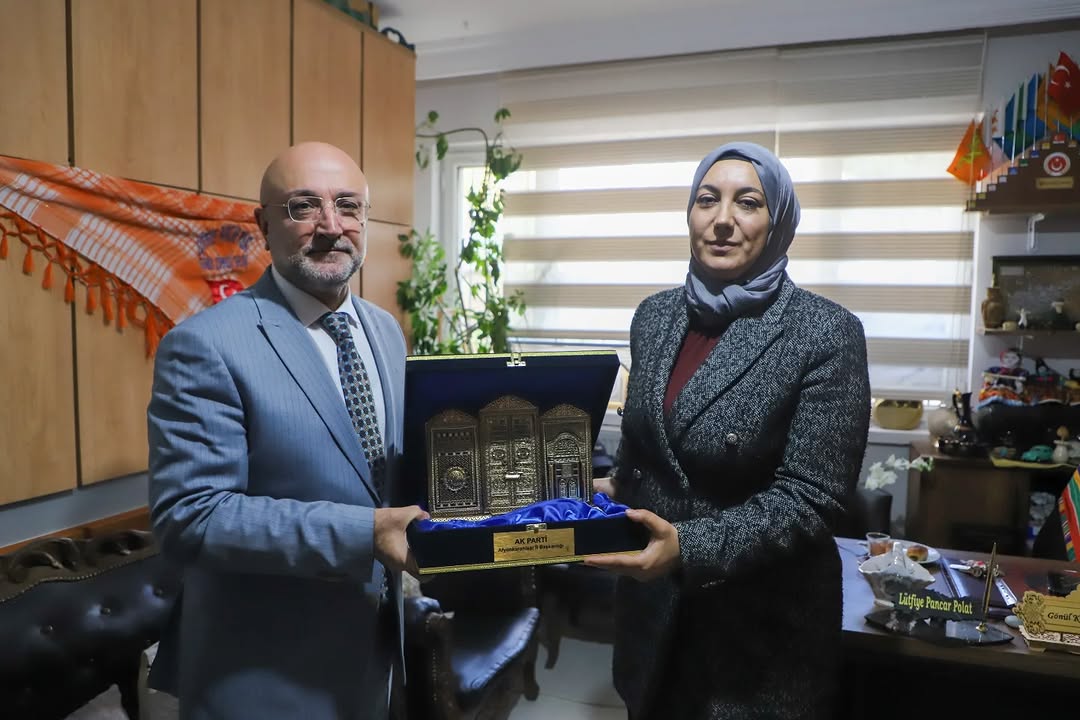 AK Parti’den Sosyal Dayanışma Derneğine Anlamlı Ziyaret AK Parti Afyonkarahisar