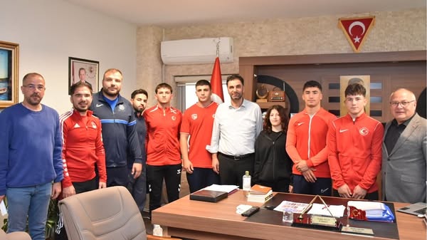 Genç Güreşçiler Balkanlar’da Fırtına Estirdi Afyonkarahisar’lı genç güreşçiler, Romanya’nın Cluj