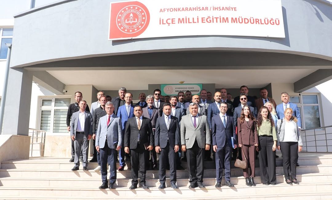 İhsaniye’de Eğitim Yöneticileri Bir Araya Geldi Afyonkarahisar İl Milli Eğitim