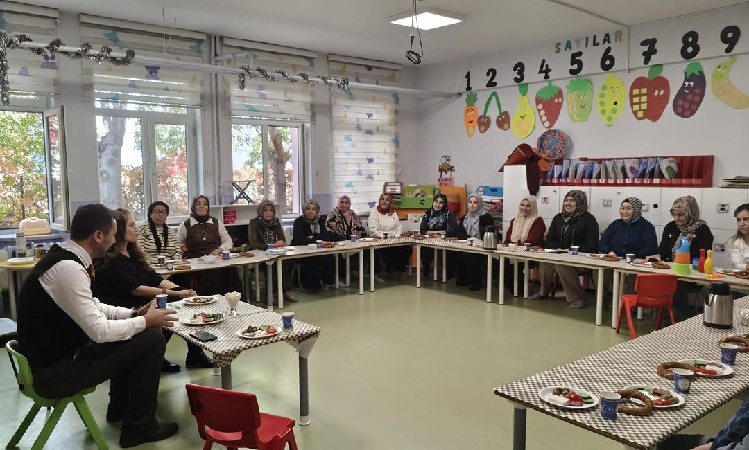 Nurettin Karaman İlkokulu’nda Aile Bağlarını Güçlendiren Etkinlik Afyonkarahisar’ın Nurettin Karaman