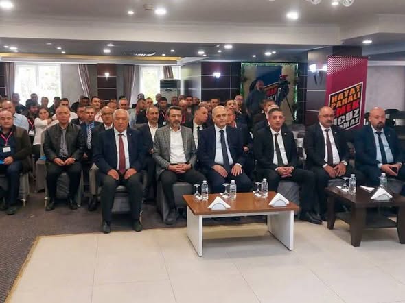 MHP’den Sendika Genel Kurulu’na Ziyaret Milliyetçi Hareket Partisi (MHP) Afyonkarahisar