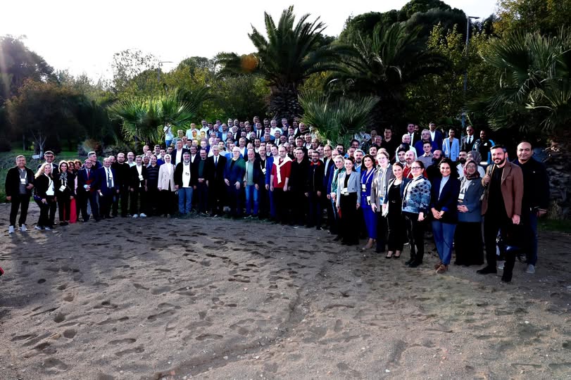 Afyonkarahisar'da Sağlık Müdürlüğü "Biz Kocaman Bir Aileyiz" Anlayışıyla Çalışmalarını Sürdürüyor Afyonkarahisar’da Sağlık Hizmetleri Aile Sıcaklığında Afyonkarahisar Sağlık Müdürlüğü, “Biz Kocaman