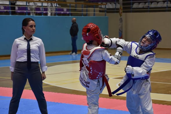 Genç Sporcular Cumhuriyetin 102. Yılını Sahalarda Kutladı Afyonkarahisar’da, 29 Ekim