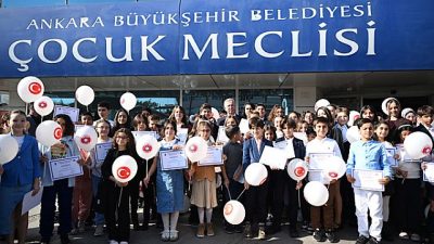 Mansur Yavaş, törende yaptığı konuşmada, çocukların kent yönetiminde söz hakkına