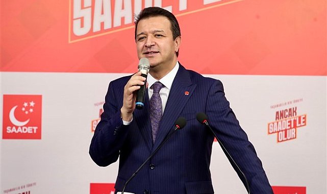 Esnafla birebir temas kuran Arıkan, girdiği bir börekçide, esnafla muhabbet