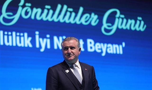 Gençlik ve Spor Bakanlığından yapılan açıklamaya göre, Osman Aşkın Bak,