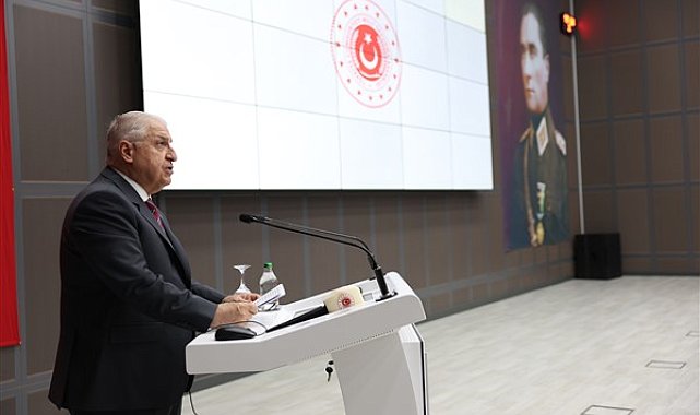 Bakan Güler, milli sporcuları ve yöneticileri tebrik ederek, Türkiye’yi gururla