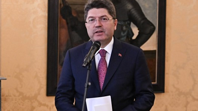 Adalet Bakanı Yılmaz Tunç, Kocaeli’nin Dilovası ilçesindeki bir iş yerinde