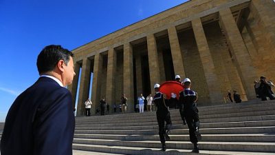 Başkan Aras, mesajında ”Ülkemizin en zor şartlarında, bütün imkânsızlıklara rağmen