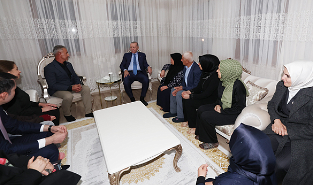 Cumhurbaşkanı Recep Tayyip Erdoğan, 350 bininci afet konutunun teslim töreninin