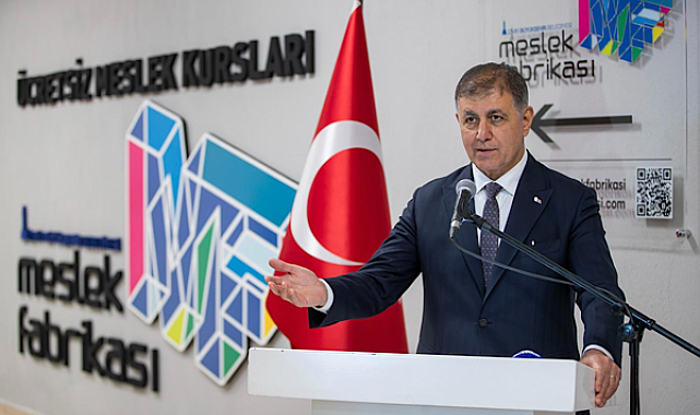 Açılış töreninde konuşan İzmir Büyükşehir Belediye Başkanı Dr. Cemil Tugay,