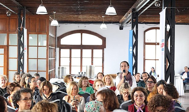 İzmir Büyükşehir Belediyesi Kadın ve Aile Hizmetleri Dairesi Başkanlığı’na bağlı