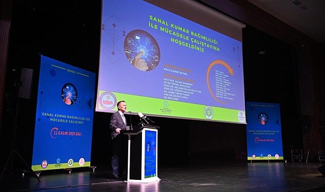 Saygı duruşu ve İstiklal Marşı’nın okunması ile başlayan program, Kocaeli