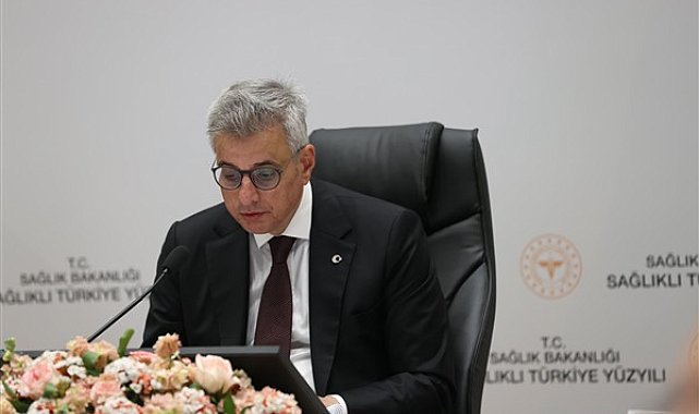 Sağlık Bakanı Memişoğlu, eski Hazine ve Maliye Bakanı Nureddin Nebati