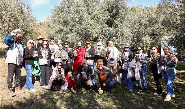 Mudanya Belediyesi tarafından “Birlikte Hasat Zamanı” sloganıyla düzenlenen Zeytinine Dokun